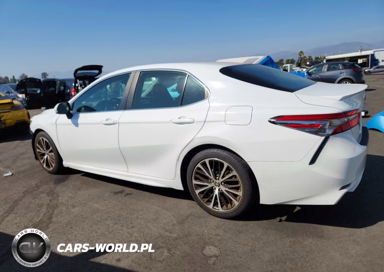 2018 Toyota Camry Se VIN:4T1B11HKXJU631880 - 2