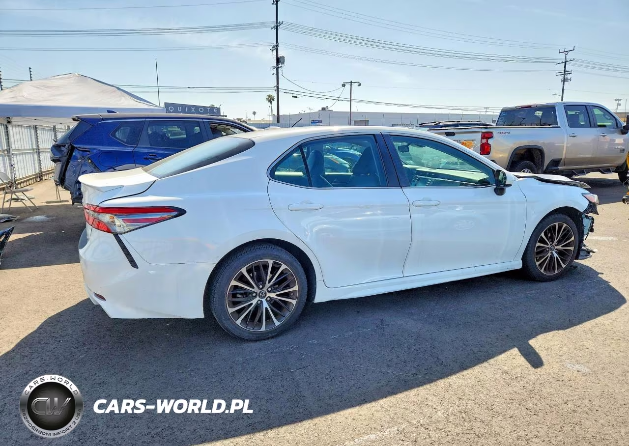 2018 Toyota Camry Se VIN:4T1B11HKXJU631880 - 3