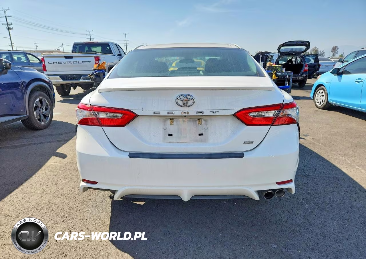 2018 Toyota Camry Se VIN:4T1B11HKXJU631880 - 6