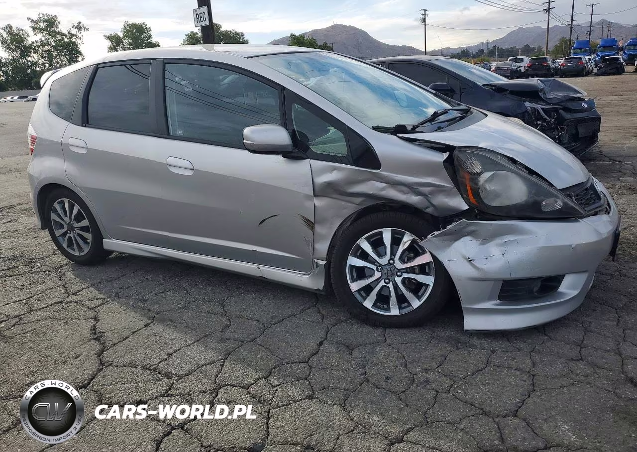 2012 Honda Fit Sport VIN:JHMGE8H50CS007519 - 4