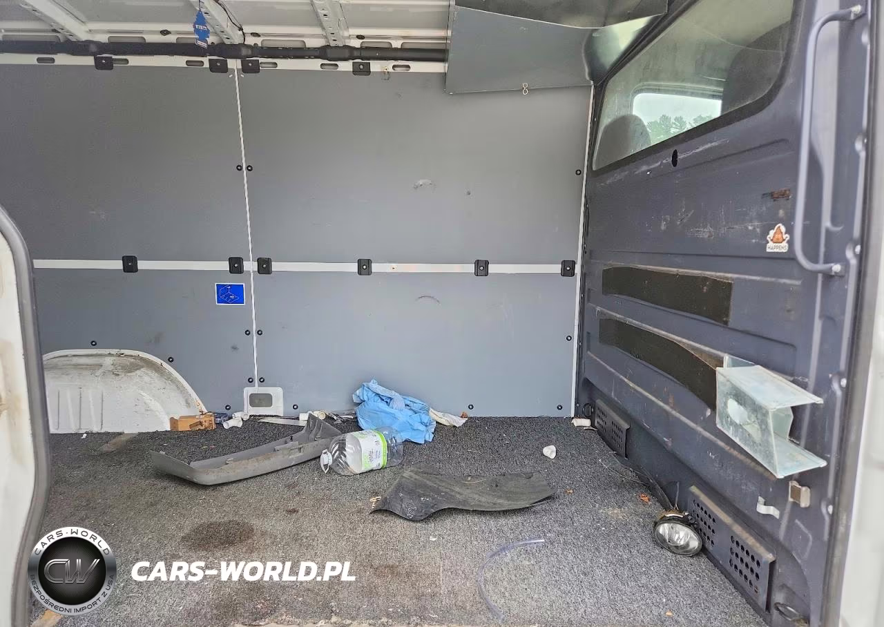 2016 Mercedes Benz Sprinter 2500 Delivery Van VIN:WD3PE7DD4GP208481 - 11