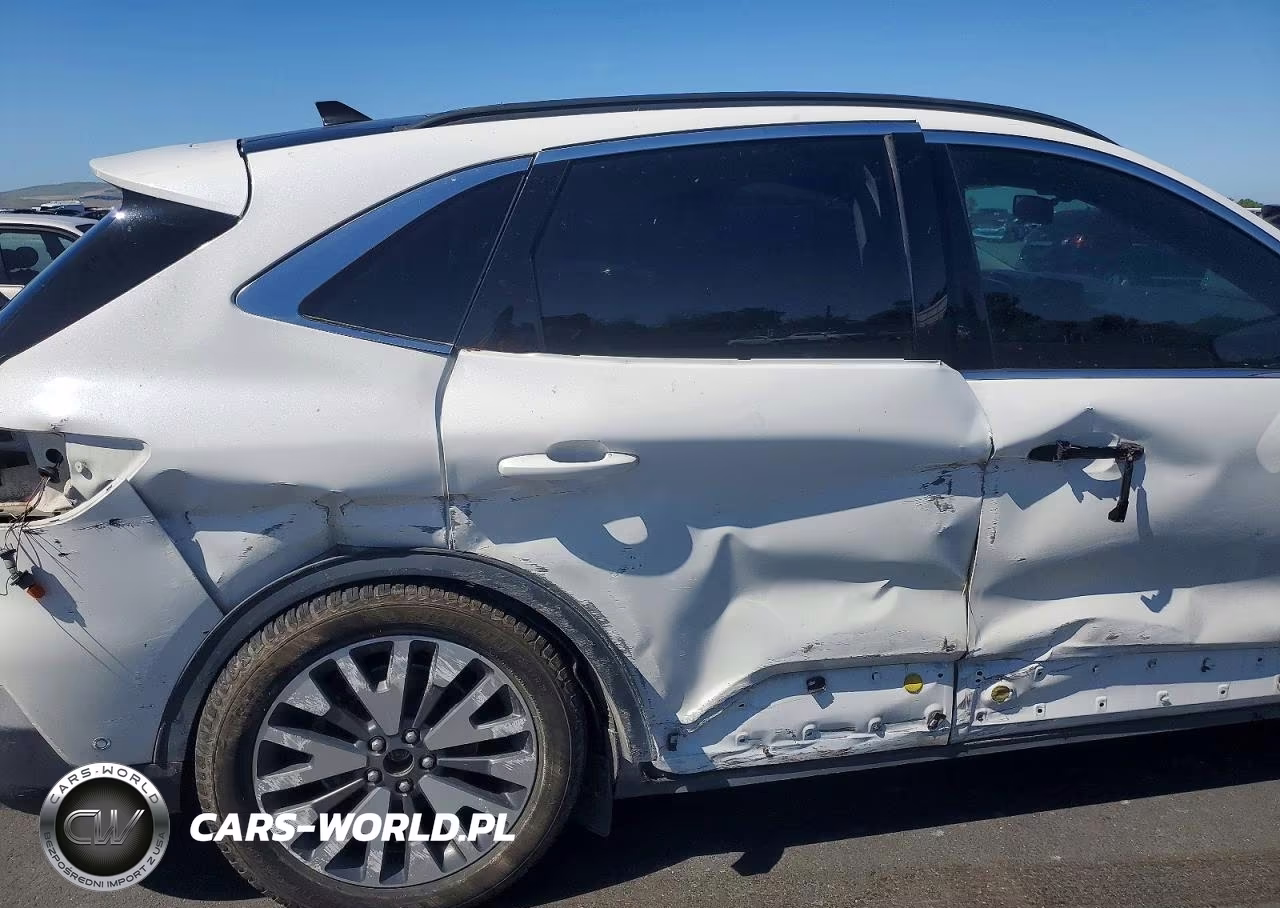 2020 Ford Escape Titanium VIN:1FMCU9DZ4LUC17333 - 11
