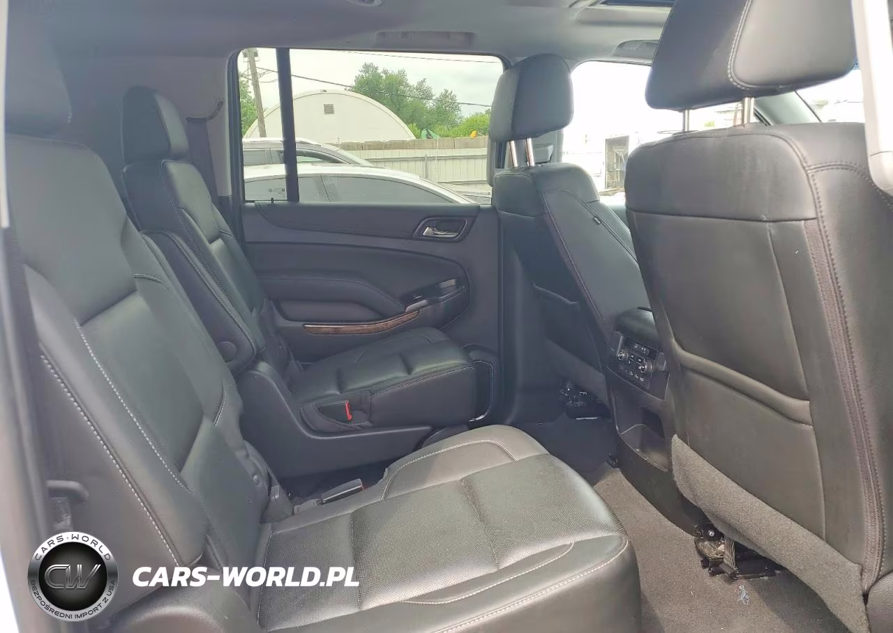 2019 Chevrolet Suburban K1500 Premier VIN:1GNSKJKC2KR296354 - 11