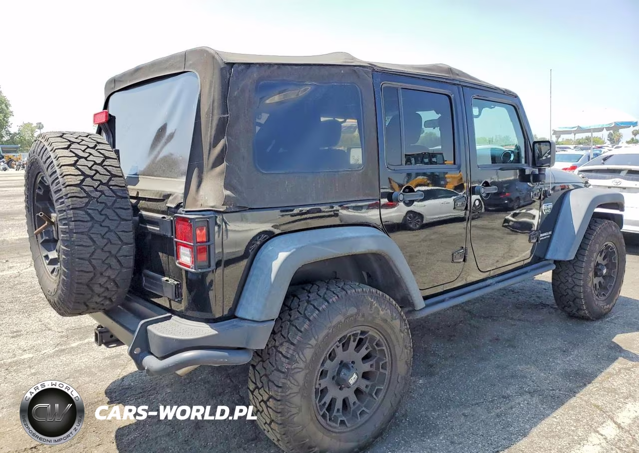 2012 Jeep Wrangler Unlimited Rubicon VIN:1C4BJWFG8CL230952 - 3