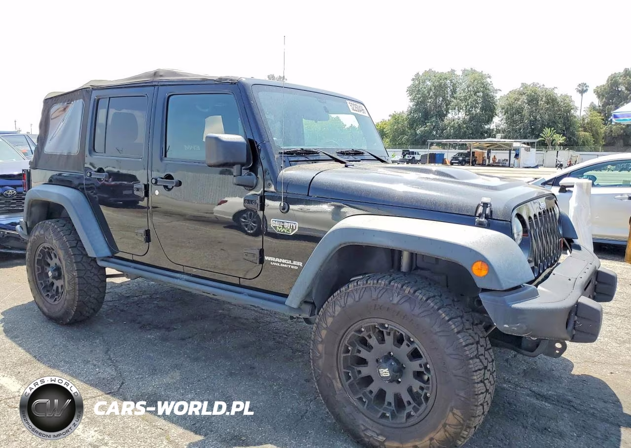 2012 Jeep Wrangler Unlimited Rubicon VIN:1C4BJWFG8CL230952 - 4