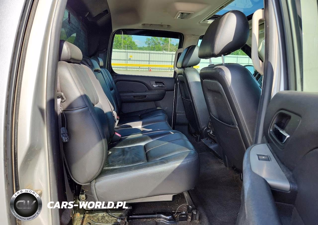 2010 Chevrolet Avalanche Lt VIN:3GNVKFE01AG194442 - 10