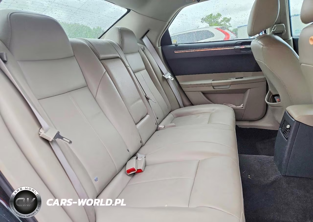 2007 Chrysler 300 Touring VIN:2C3KA53G37H601425 - 10