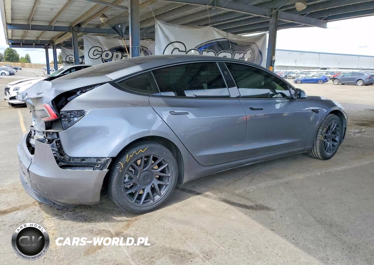 2024 Tesla Model 3 VIN:5YJ3E1EA6RF861641 - 3