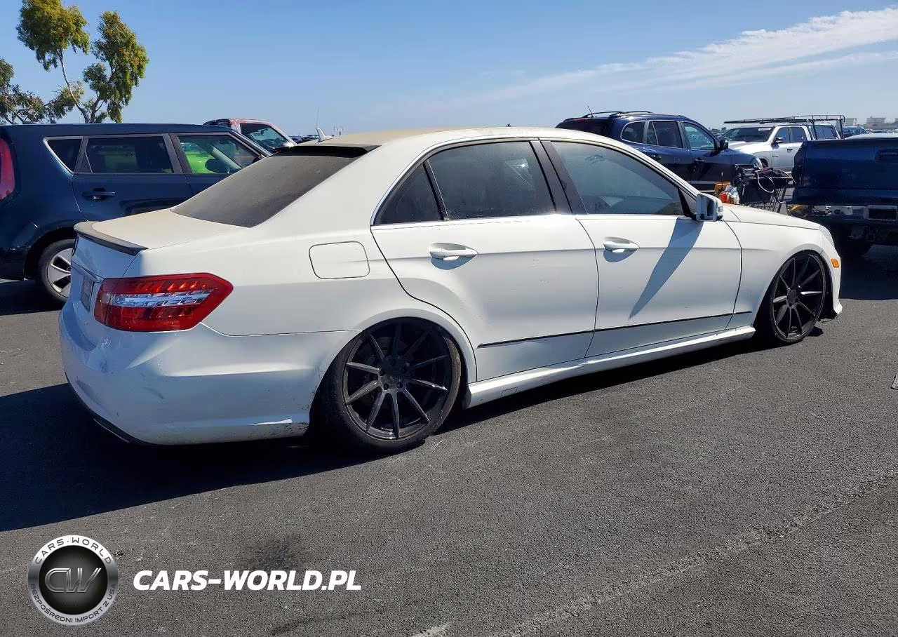 2010 Mercedes-Benz E 550 VIN:WDDHF7CB9AA067706 - 3