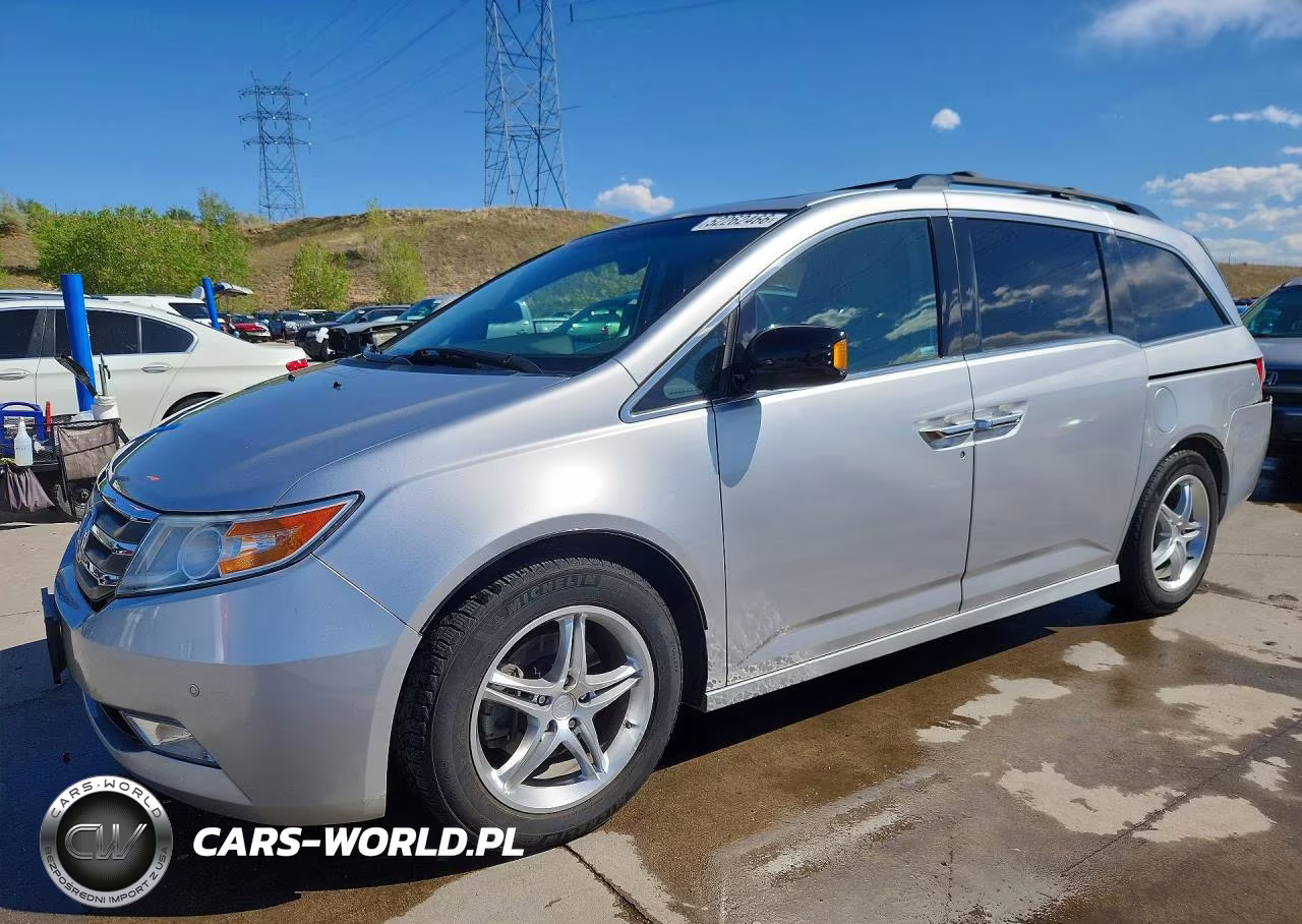 2011 Honda Odyssey Touring – zdjęcie 1 z 13