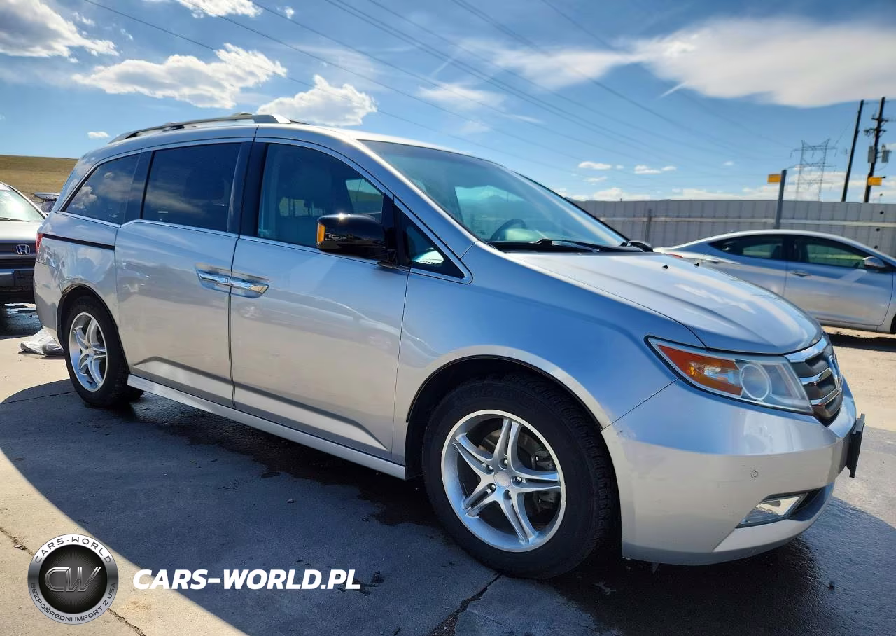 2011 Honda Odyssey Touring VIN:5FNRL5H96BB078396 - 4