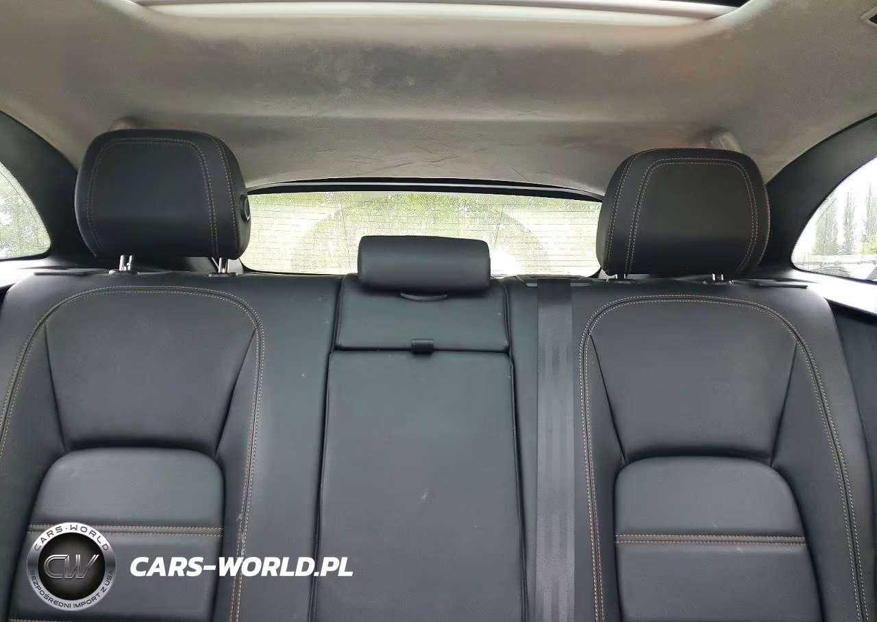 2020 Jaguar F-Pace Prestige VIN:SADCK2GX3LA637893 - 10