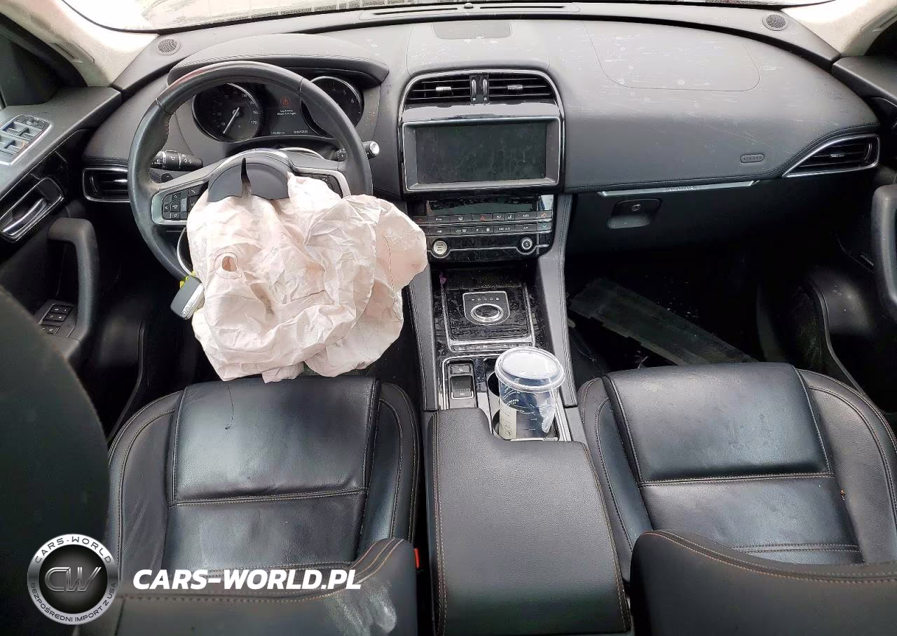 2020 Jaguar F-Pace Prestige VIN:SADCK2GX3LA637893 - 8
