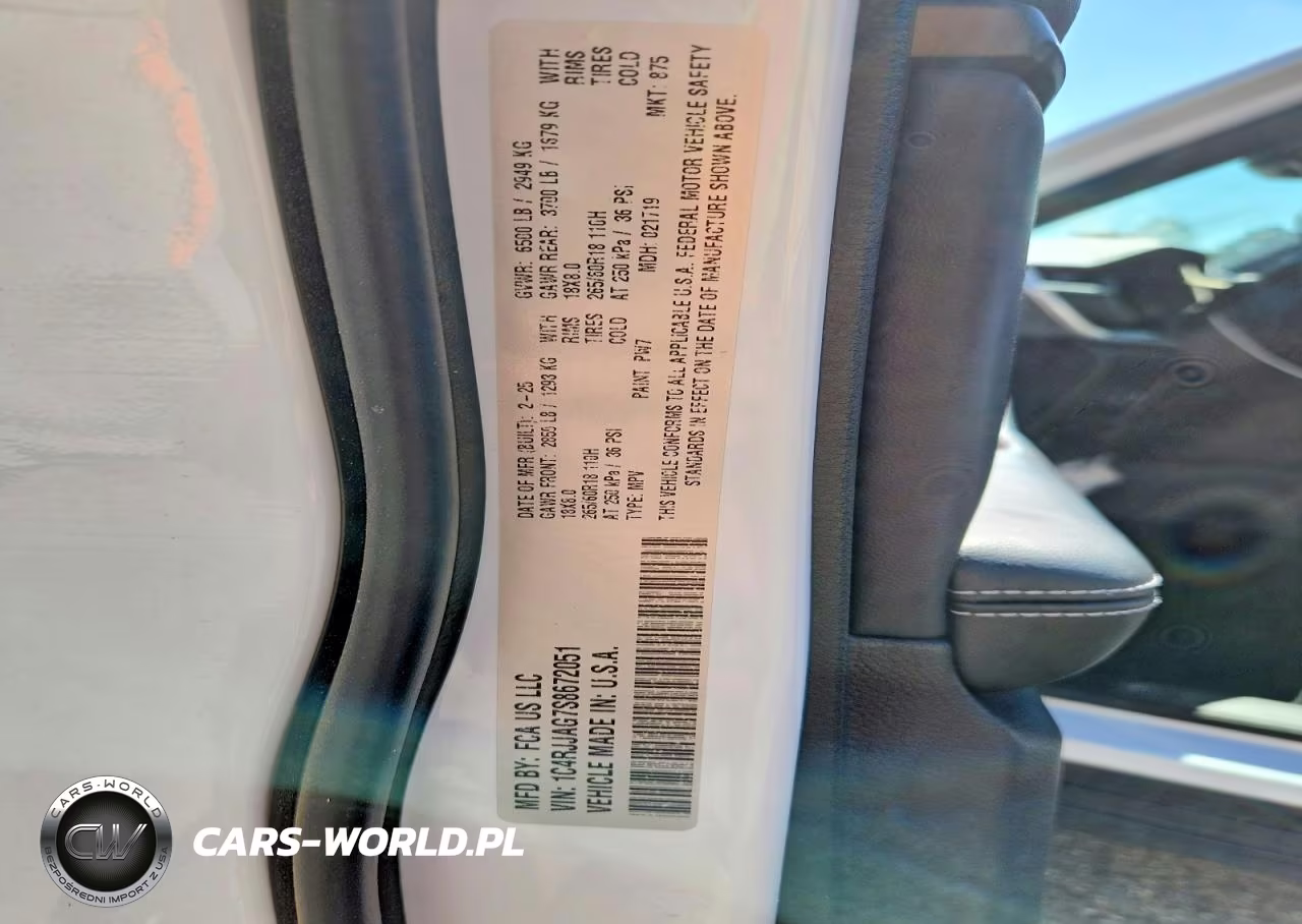2025 Jeep Grand Cherokee L Laredo VIN:1C4RJJAG7S8672051 - 14
