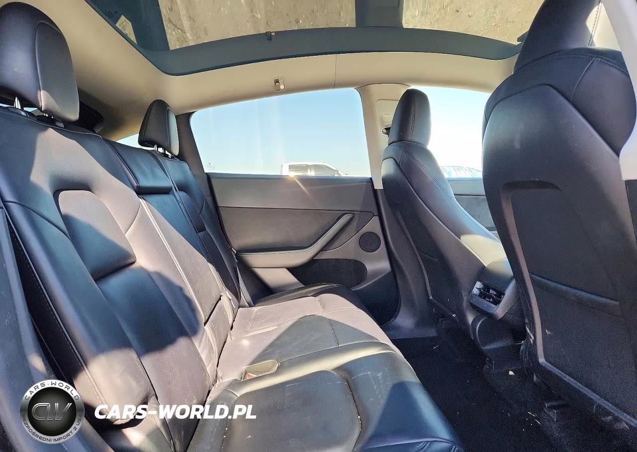 2023 Tesla Model Y VIN:7SAYGAEE6PF924868 - 10
