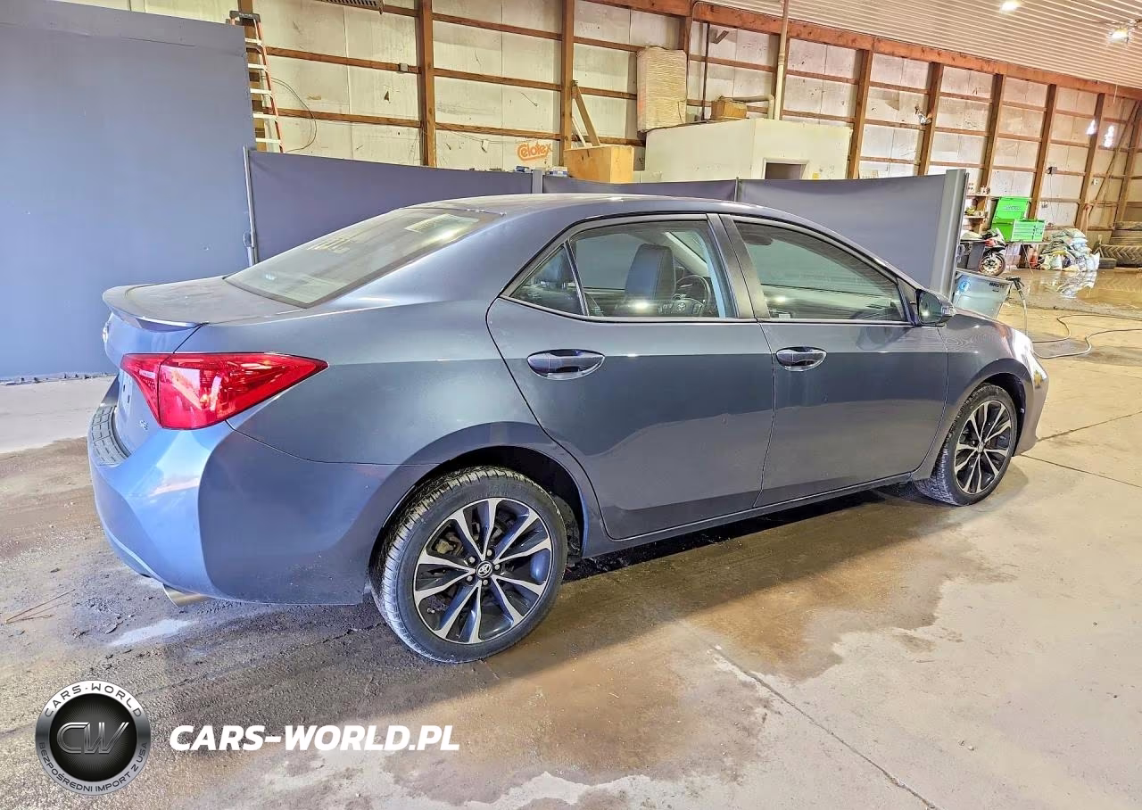 2017 Toyota Corolla Se VIN:2T1BURHE4HC918997 - 3