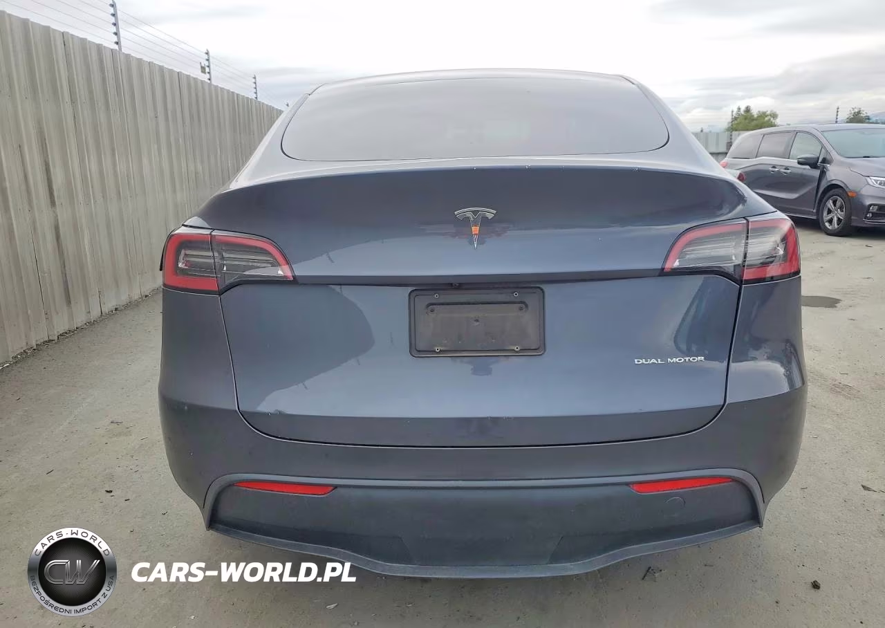 2023 Tesla Model Y VIN:7SAYGDEE2PF643958 - 6