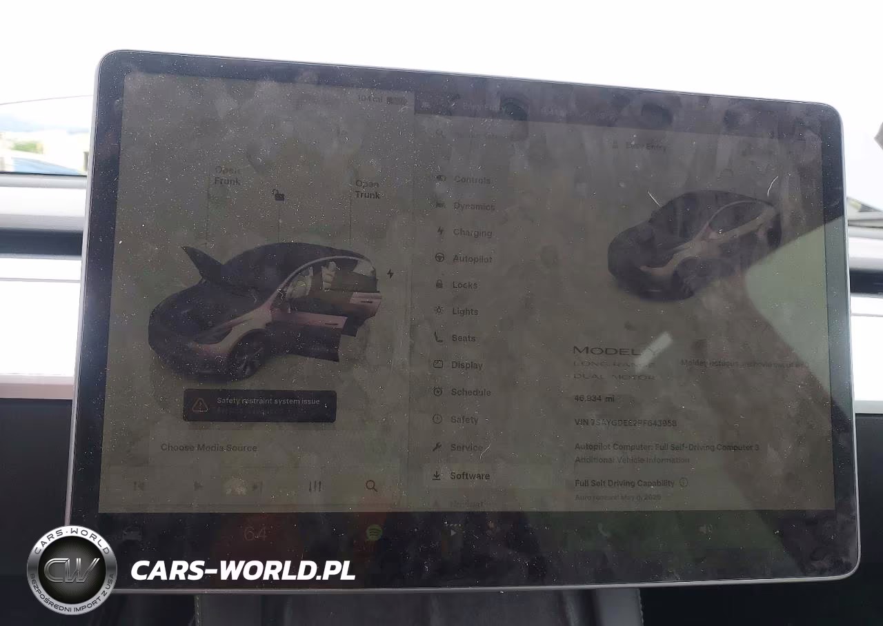 2023 Tesla Model Y VIN:7SAYGDEE2PF643958 - 9