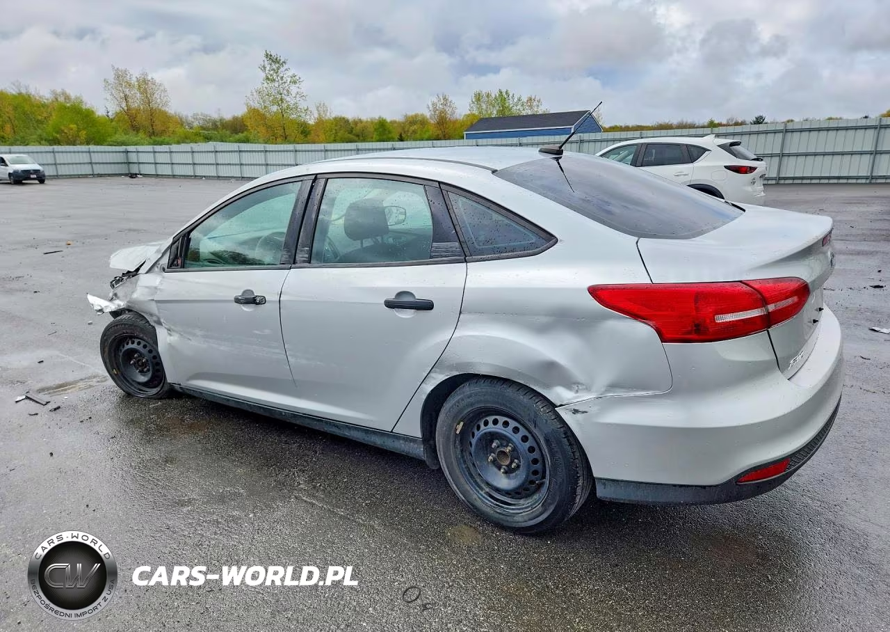 2018 Ford Focus S VIN:1FADP3E27JL254352 - 2