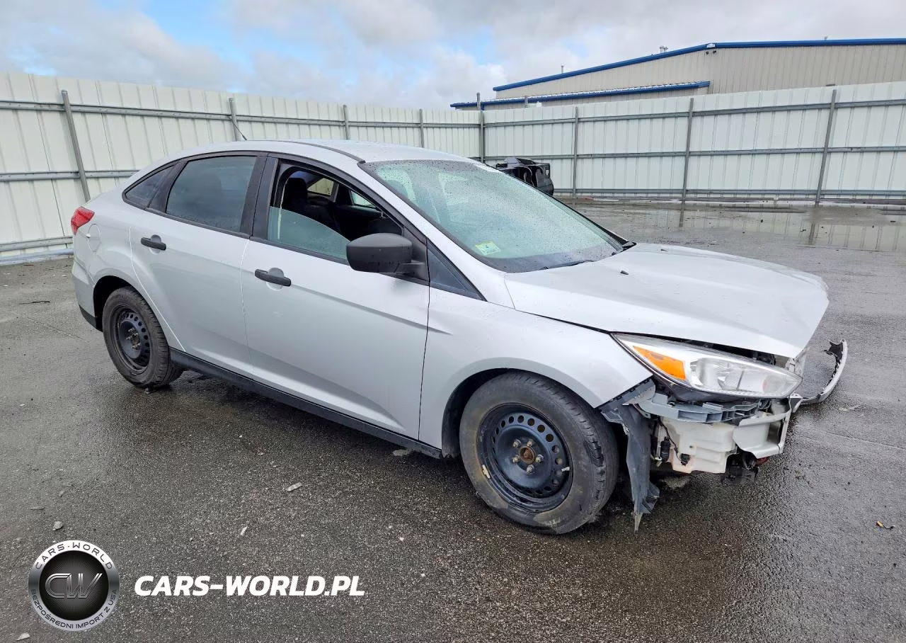 2018 Ford Focus S VIN:1FADP3E27JL254352 - 4