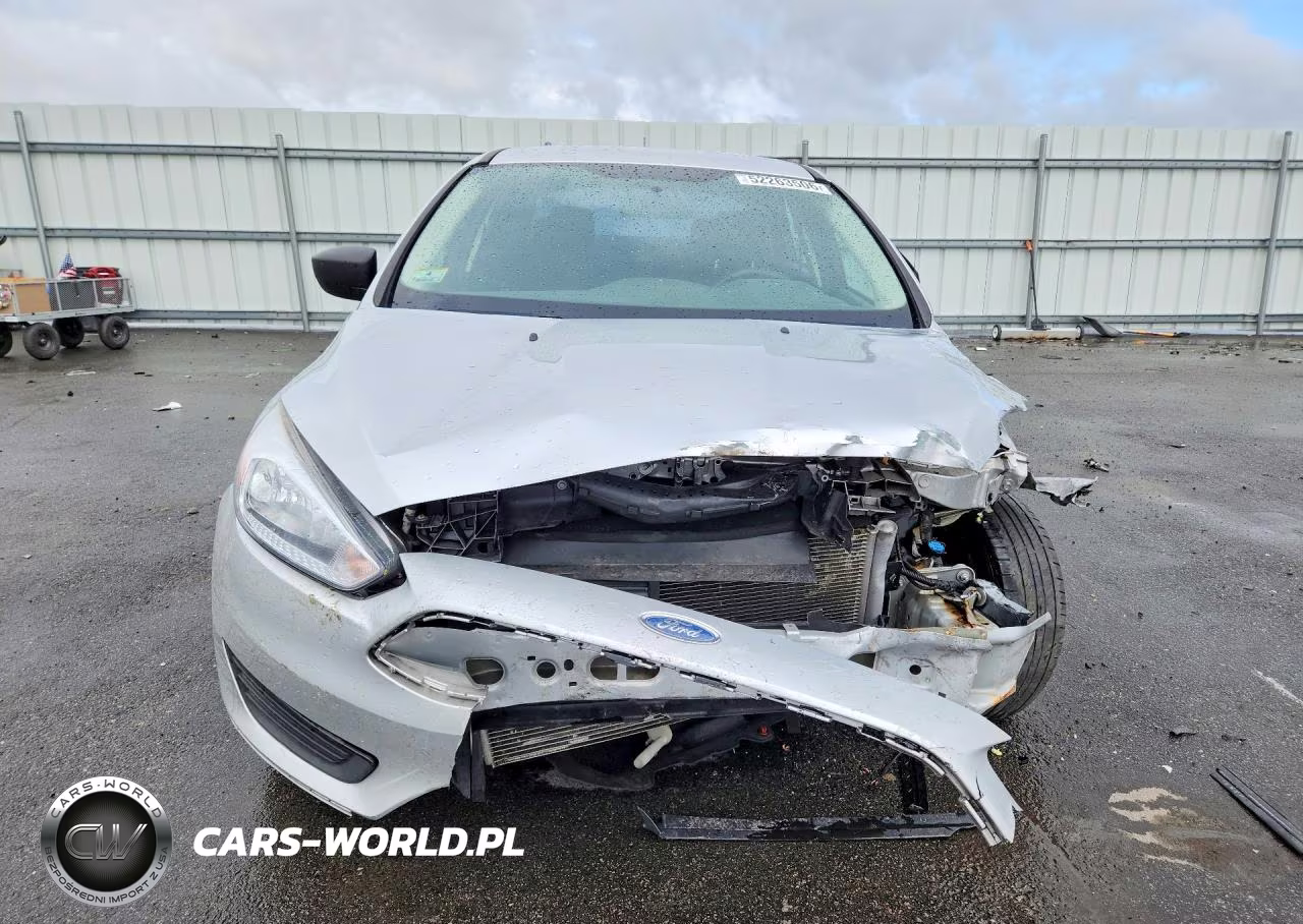 2018 Ford Focus S VIN:1FADP3E27JL254352 - 5