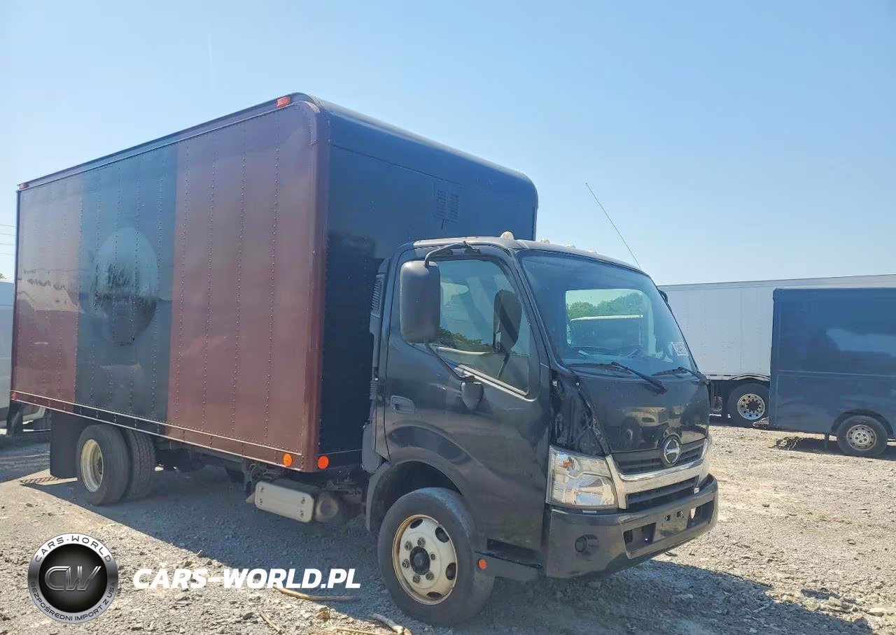 2017 Hino 195
