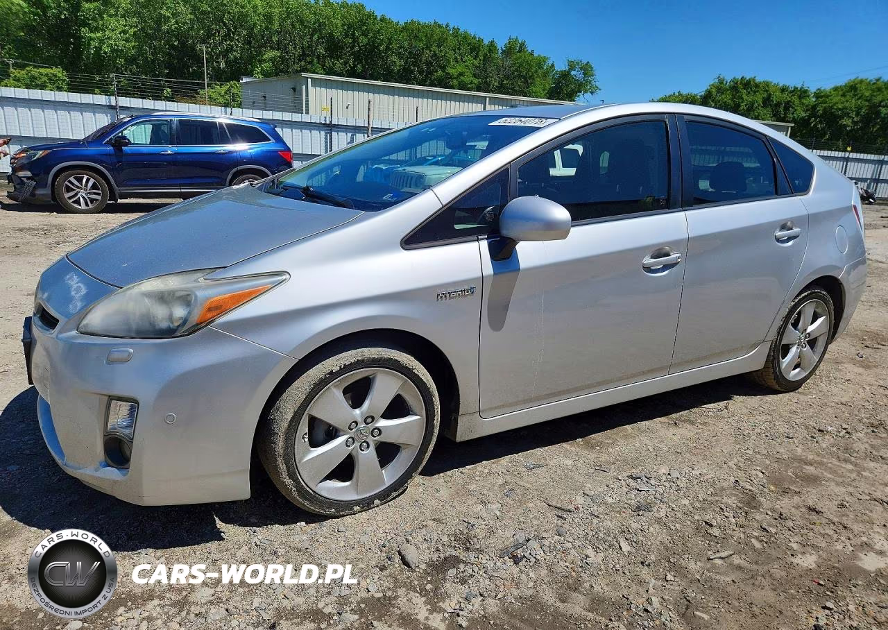 2010 Toyota Prius V – zdjęcie 1 z 12
