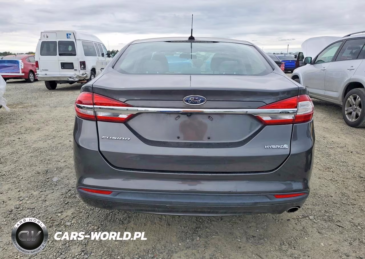 2018 Ford Fusion S Hybrid VIN:3FA6P0UUXJR261663 - 6