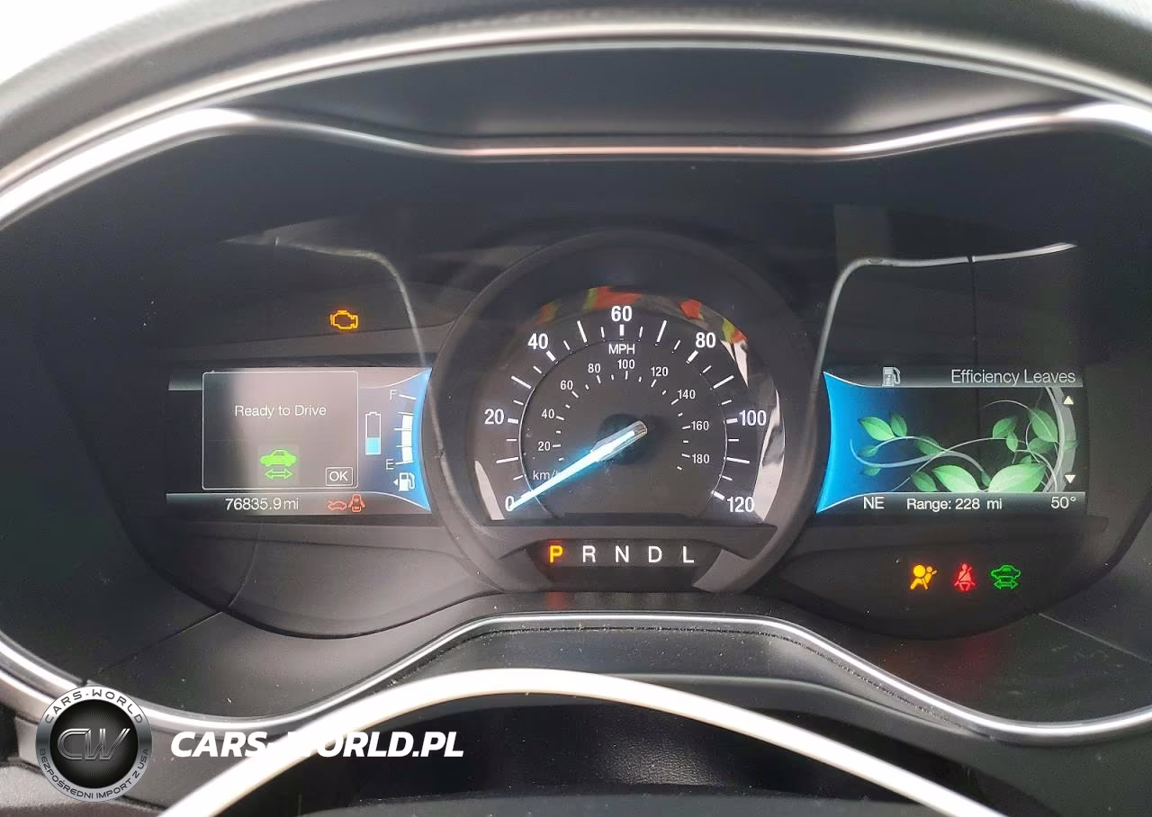 2018 Ford Fusion S Hybrid VIN:3FA6P0UUXJR261663 - 9