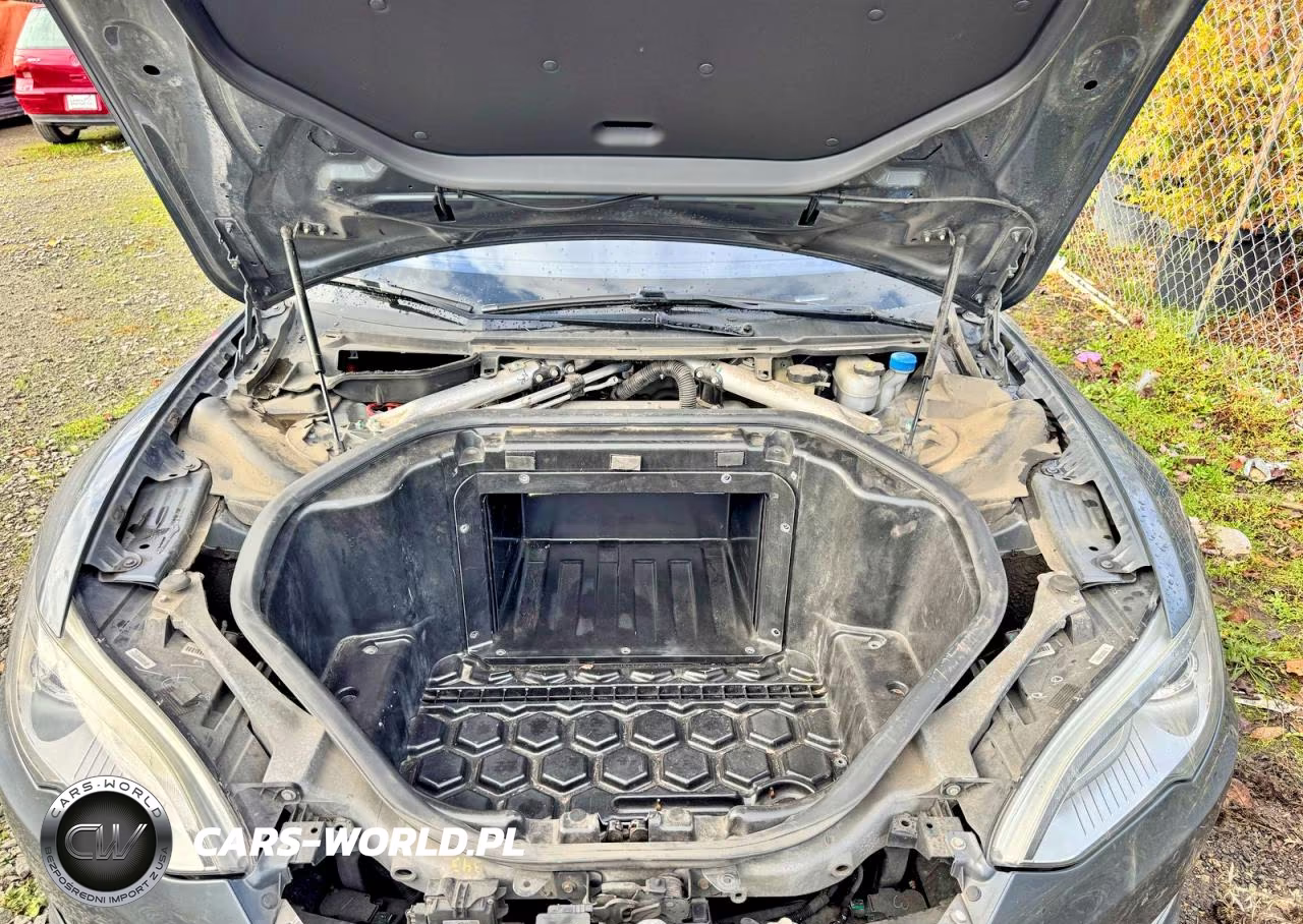 2014 Tesla Model S P85 VIN:5YJSA1H17EFP29887 - 7