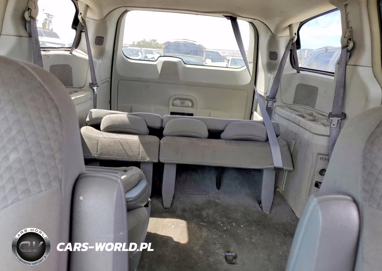 2008 Chrysler Town & Country Lx VIN:2A8HR44H88R628088 - 10