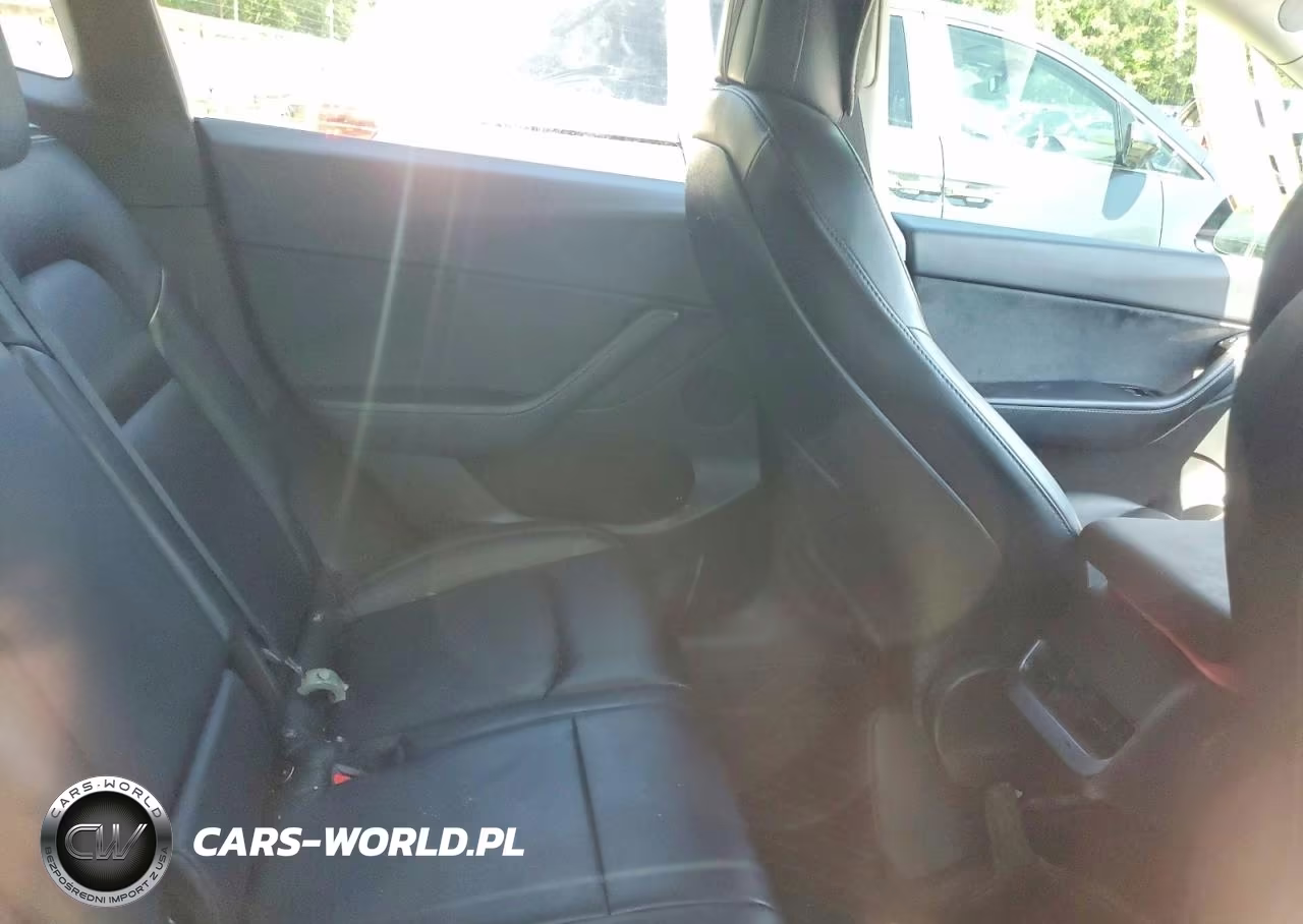 2021 Tesla Model Y VIN:5YJYGDEE6MF084293 - 10