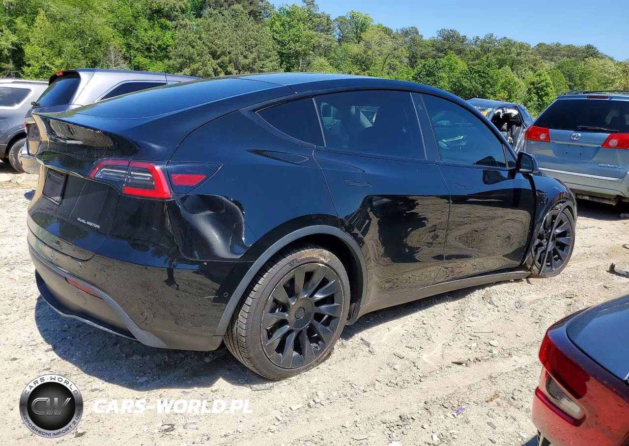 2021 Tesla Model Y VIN:5YJYGDEE6MF084293 - 3