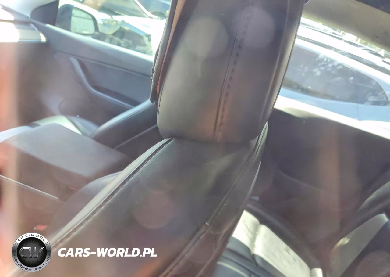 2021 Tesla Model Y VIN:5YJYGDEE6MF084293 - 8