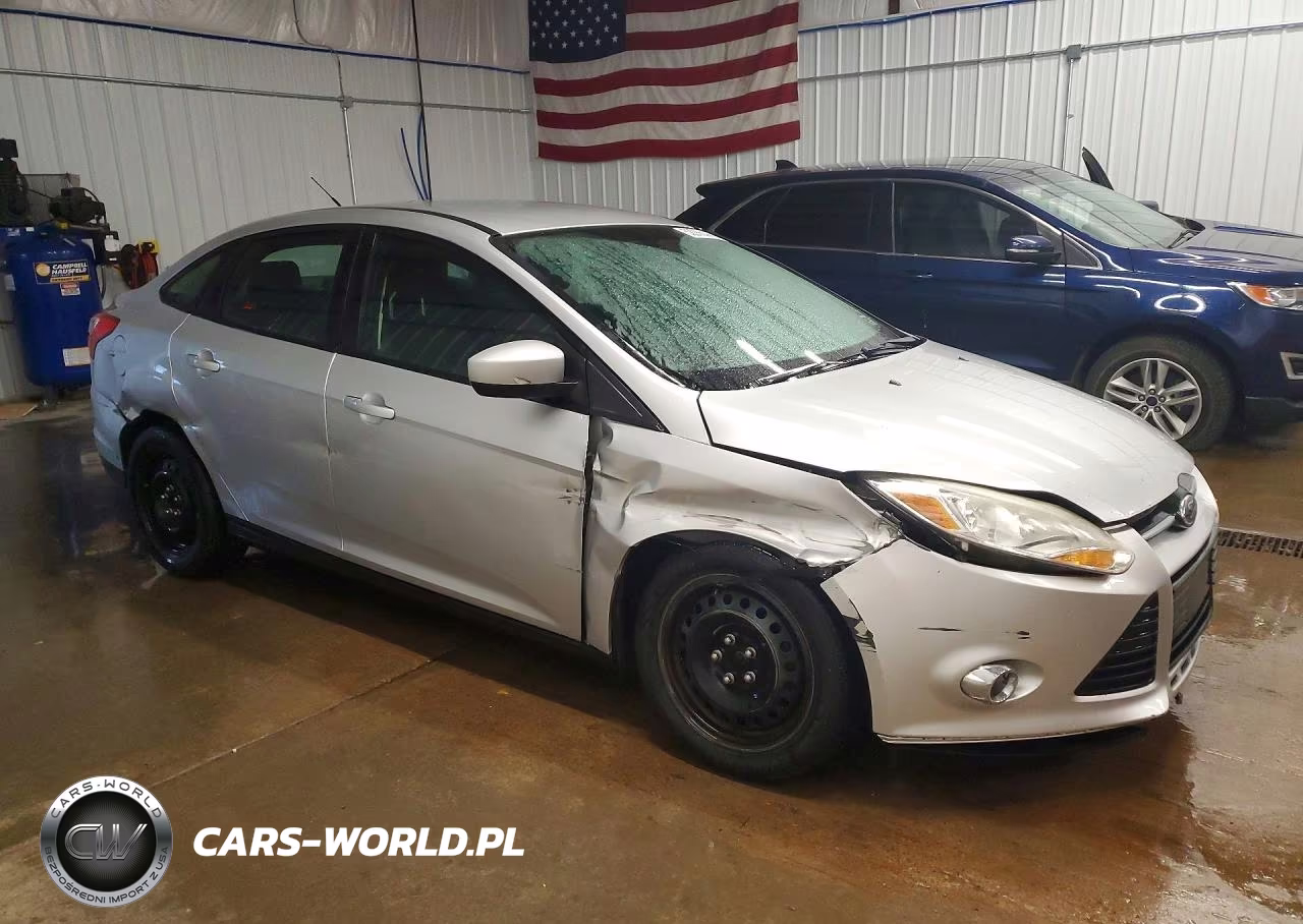2012 Ford Focus Se VIN:1FAHP3F26CL217330 - 4