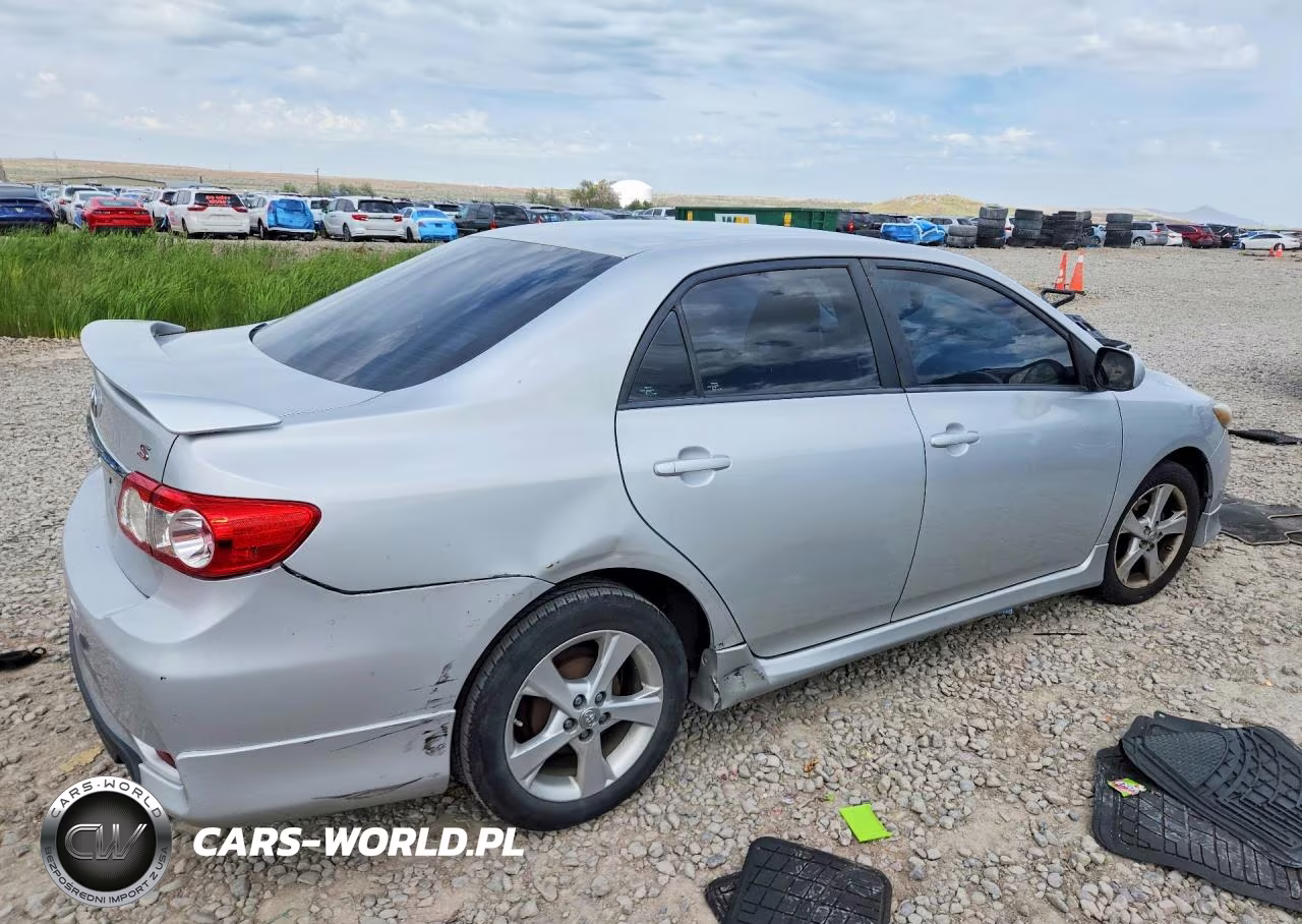 2013 Toyota Corolla S VIN:2T1BU4EE0DC024173 - 3