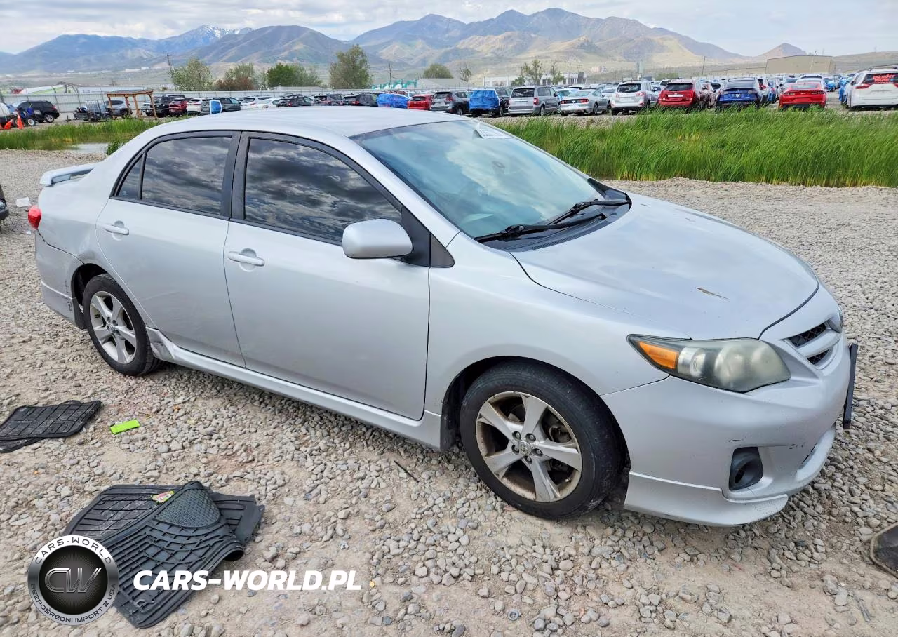 2013 Toyota Corolla S VIN:2T1BU4EE0DC024173 - 4