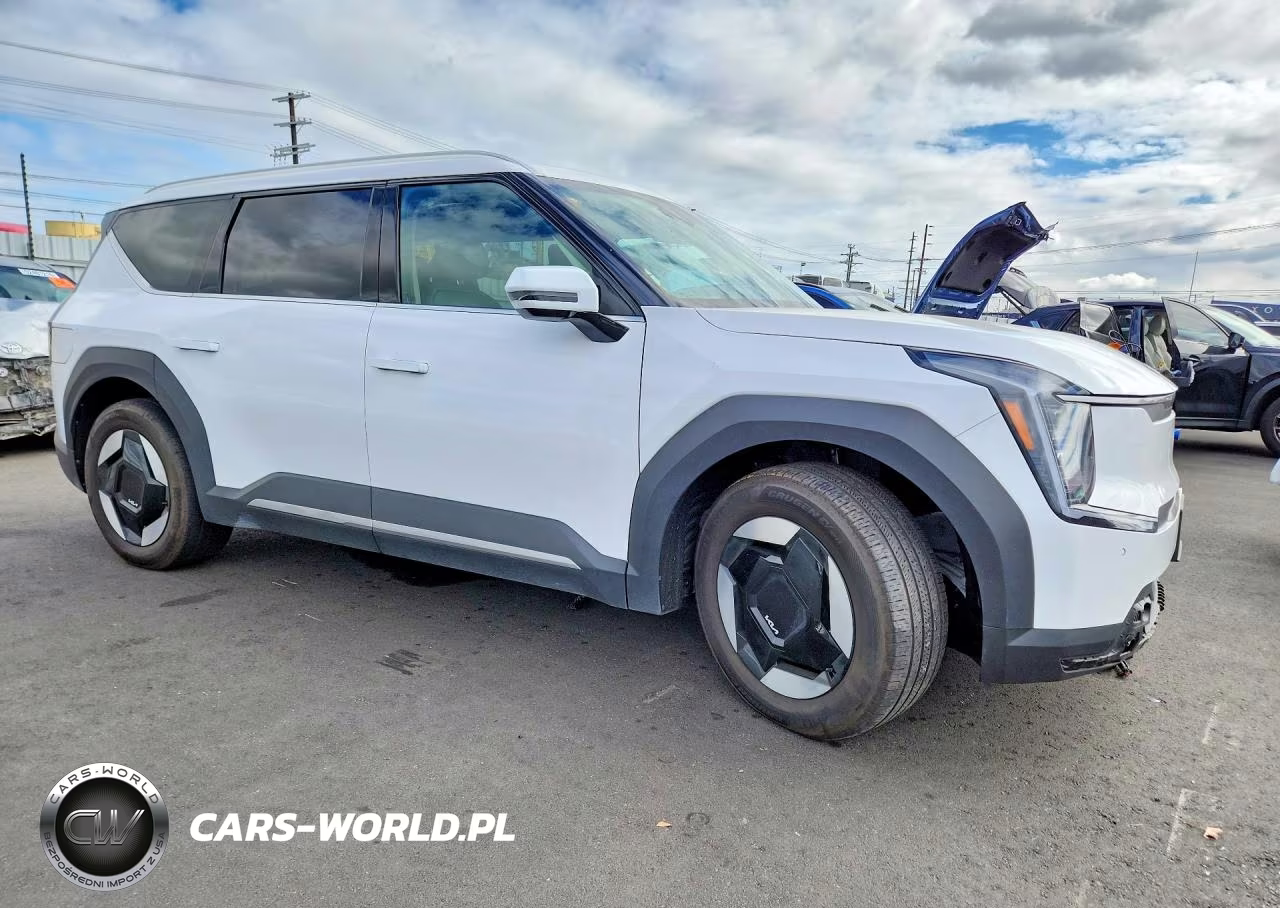 2025 Kia Ev9 Wind VIN:5XYAFFS59SG001627 - 4