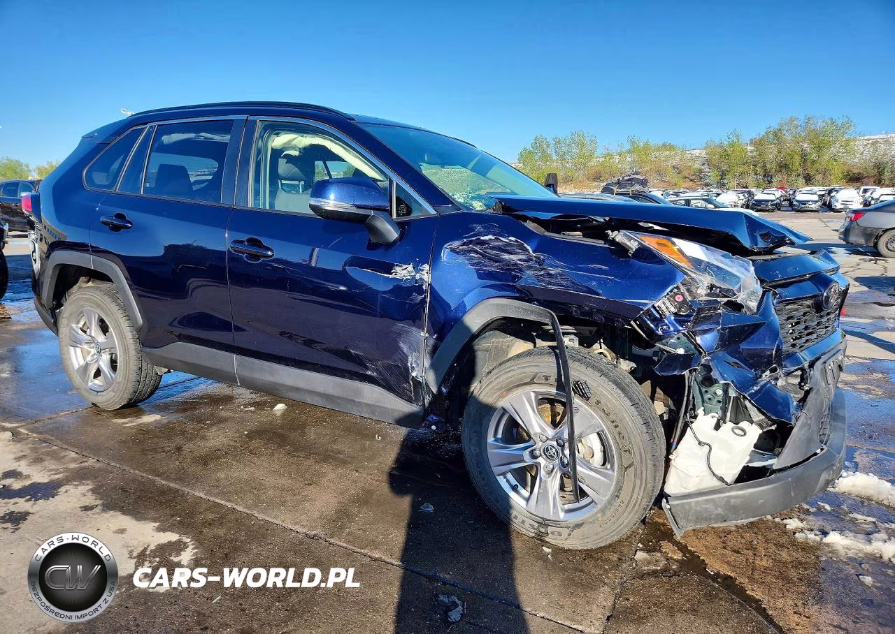 2025 Toyota Rav4 Xle VIN:JTMP1RFV8SJ043095 - 4