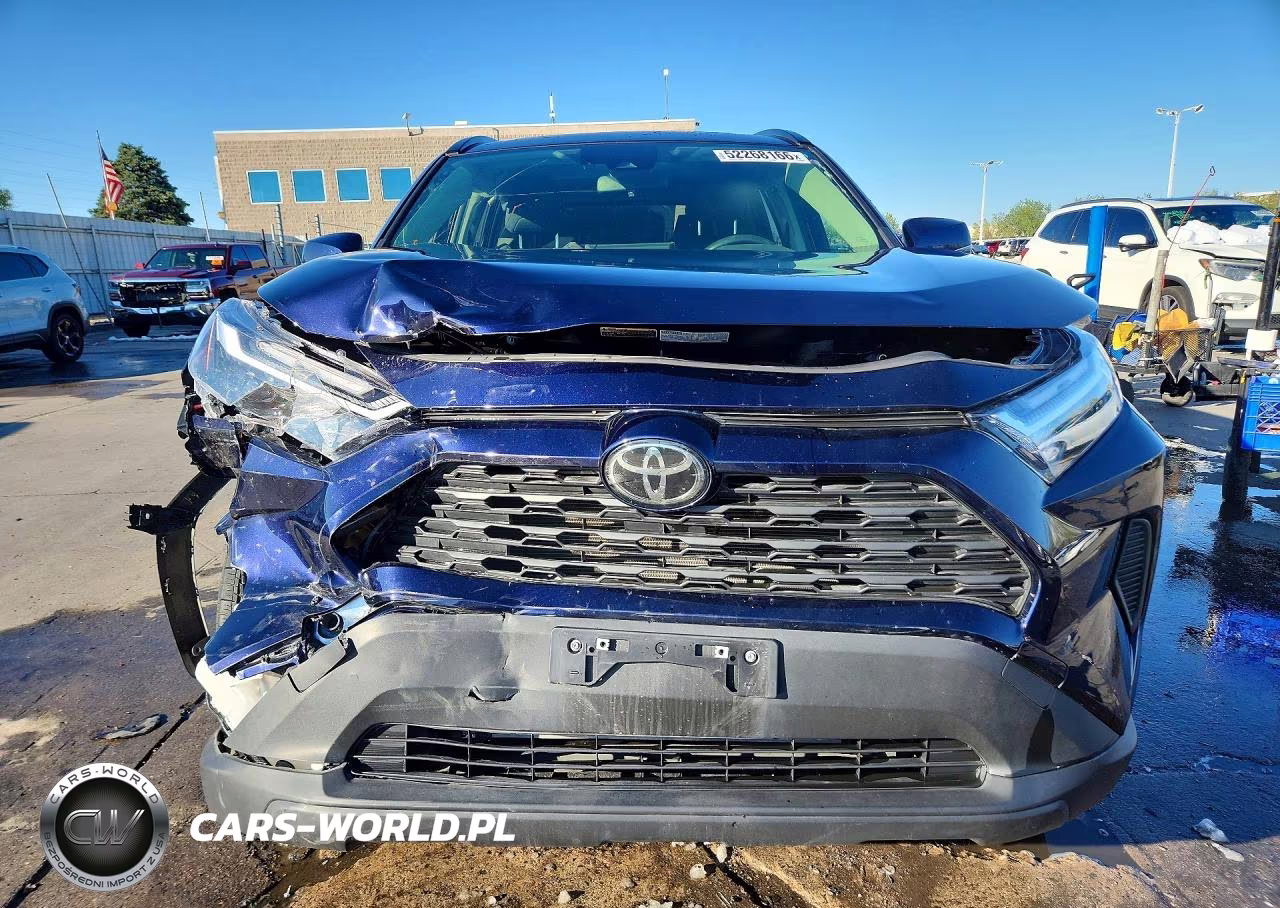 2025 Toyota Rav4 Xle VIN:JTMP1RFV8SJ043095 - 5