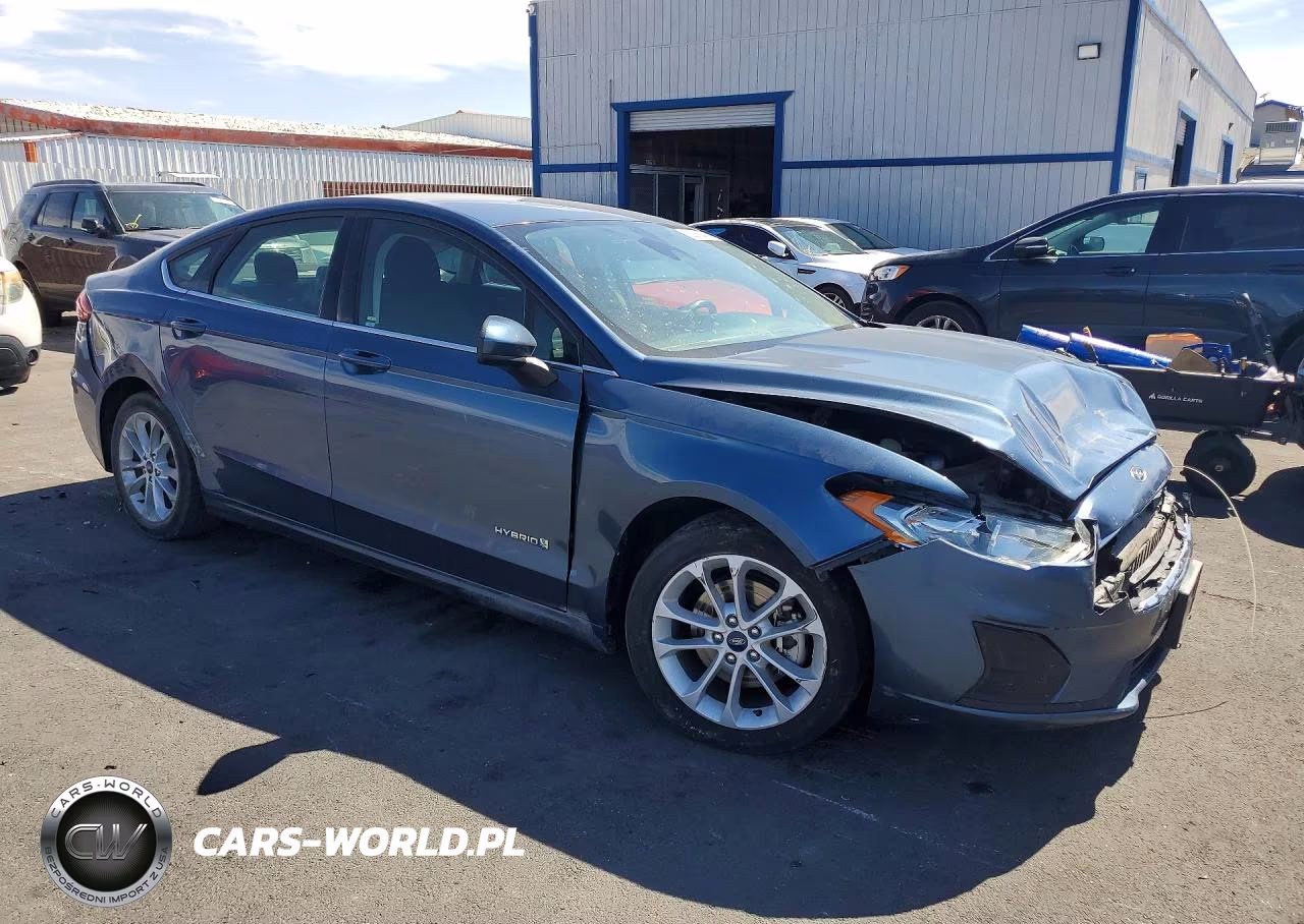2019 Ford Fusion Se VIN:3FA6P0LU9KR181368 - 4