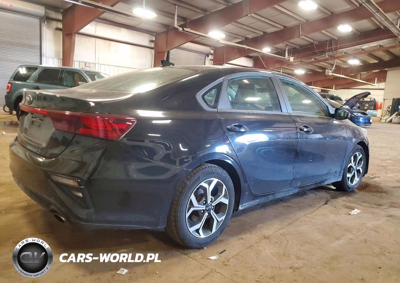 2021 Kia Forte Lxs VIN:3KPF24AD5ME264826 - 3
