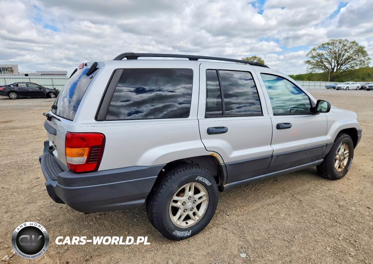 2004 Jeep Grand Cherokee Laredo VIN:1J4GW48SX4C262617 - 3