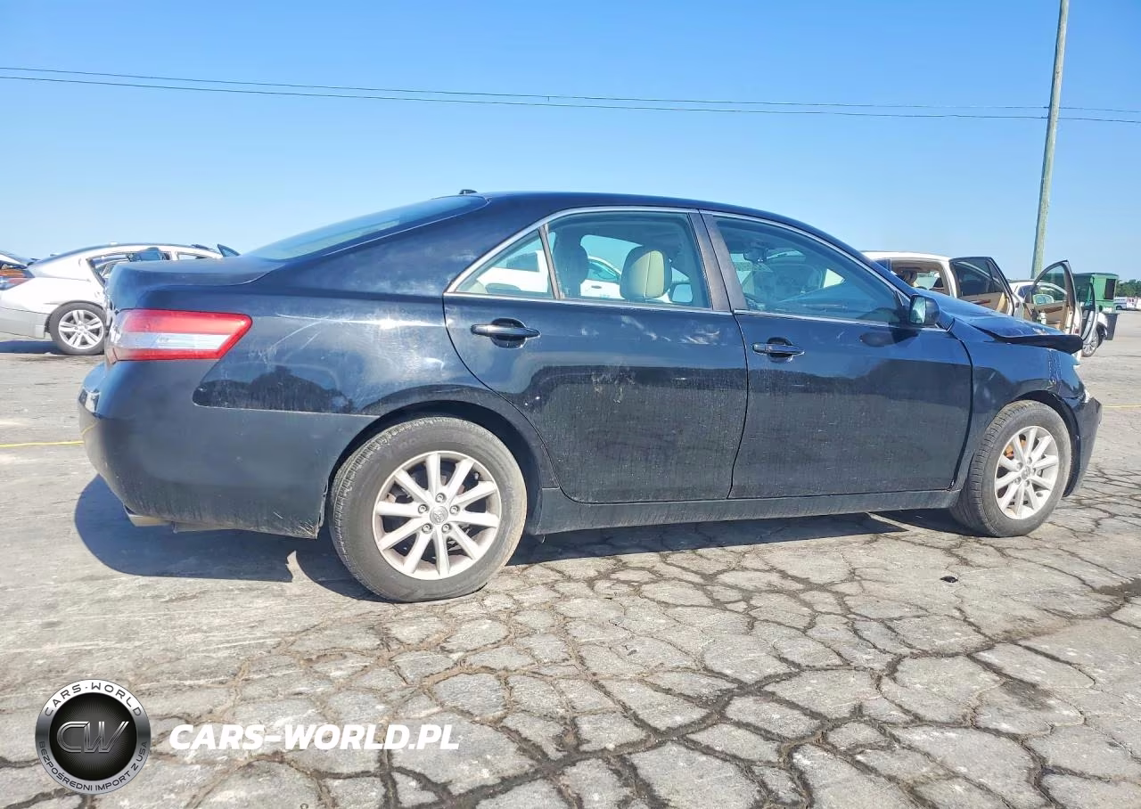 2010 Toyota Camry Xle VIN:4T1BF3EK7AU532659 - 3