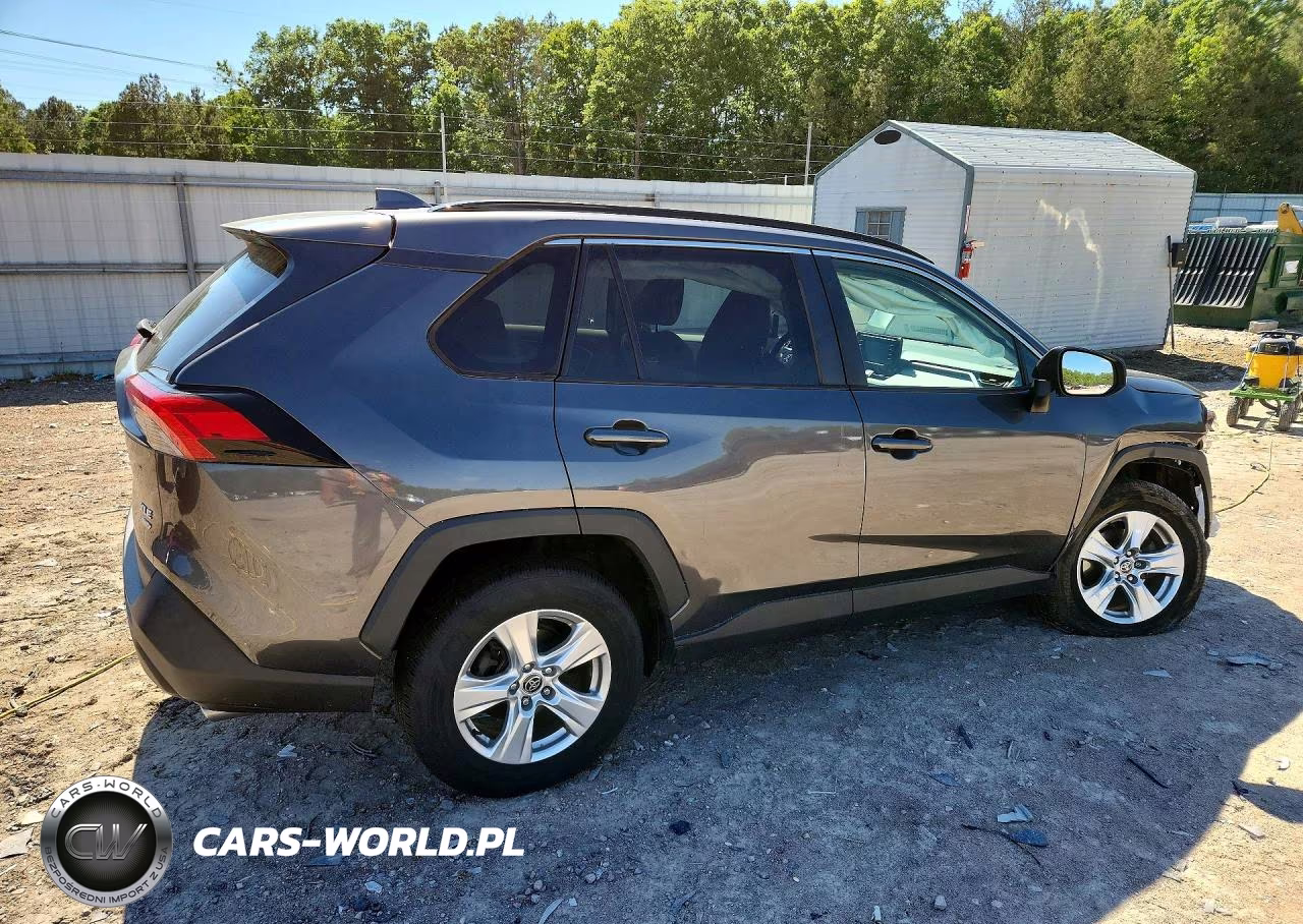 2021 Toyota Rav4 Xle VIN:2T3P1RFV2MC238146 - 3