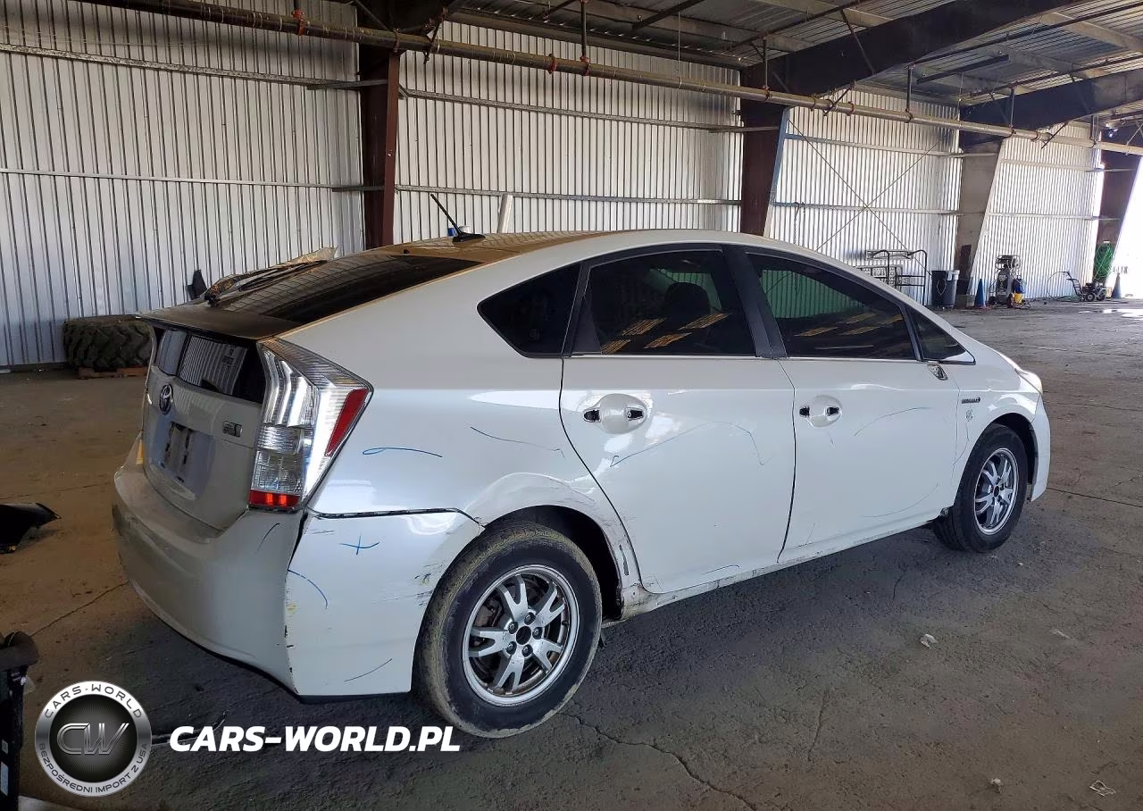 2011 Toyota Prius Two VIN:JTDKN3DU6B5323578 - 3