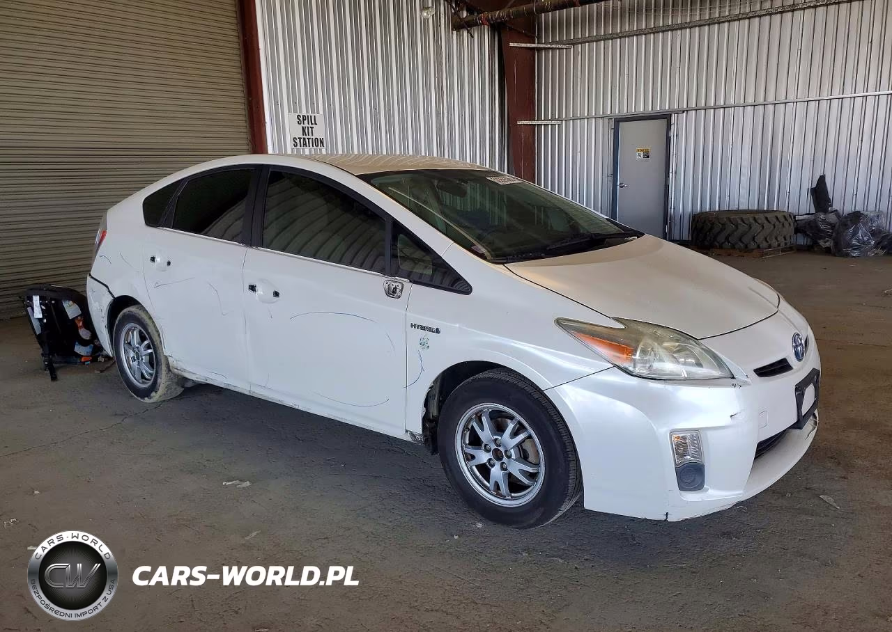 2011 Toyota Prius Two VIN:JTDKN3DU6B5323578 - 4