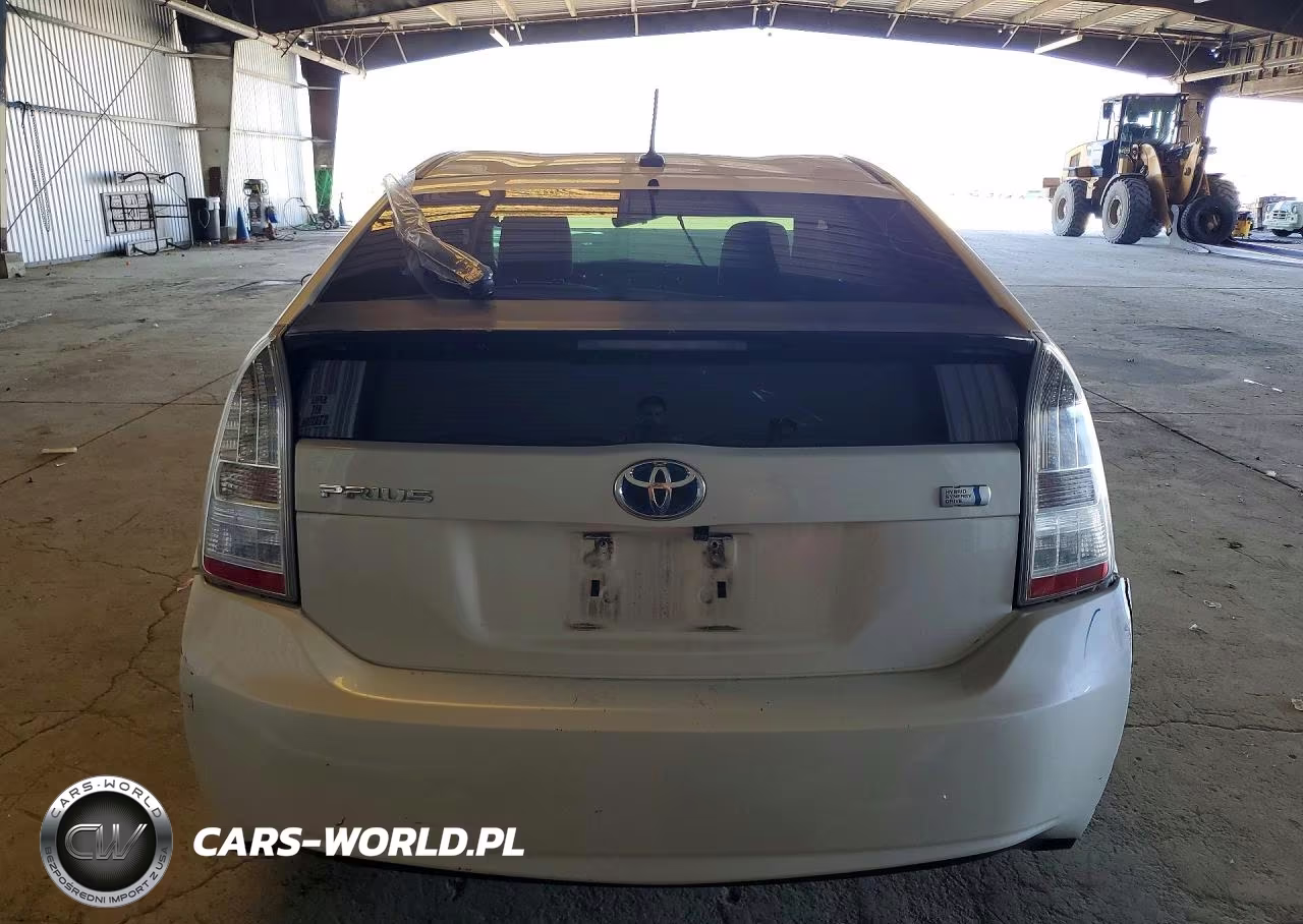 2011 Toyota Prius Two VIN:JTDKN3DU6B5323578 - 6