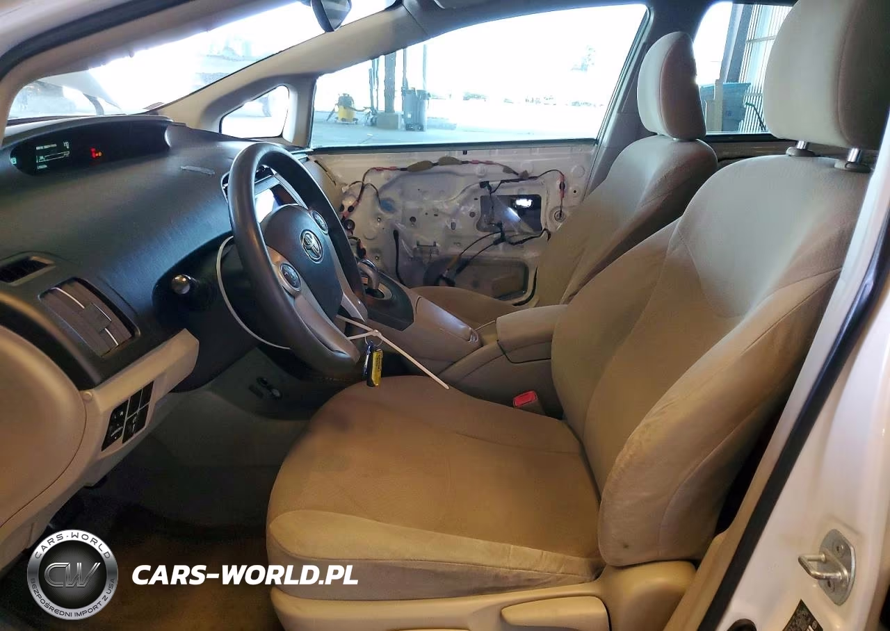 2011 Toyota Prius Two VIN:JTDKN3DU6B5323578 - 7