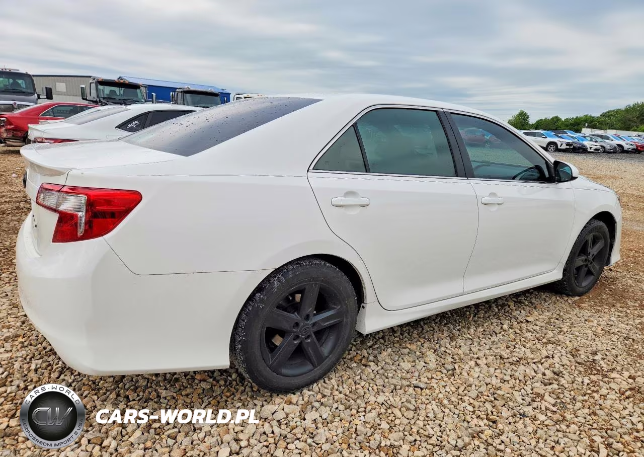 2014 Toyota Camry Se VIN:4T1BF1FK9EU737022 - 3